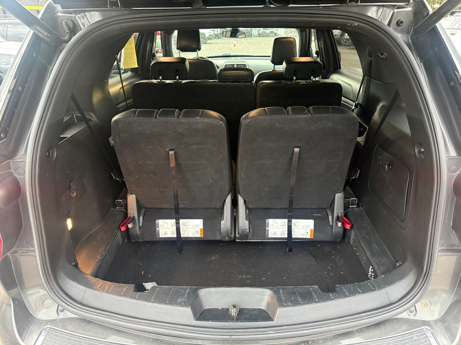 Used 2018 Ford Explorer XLT w/ Equipment Group 202A AWD/4WD image 32