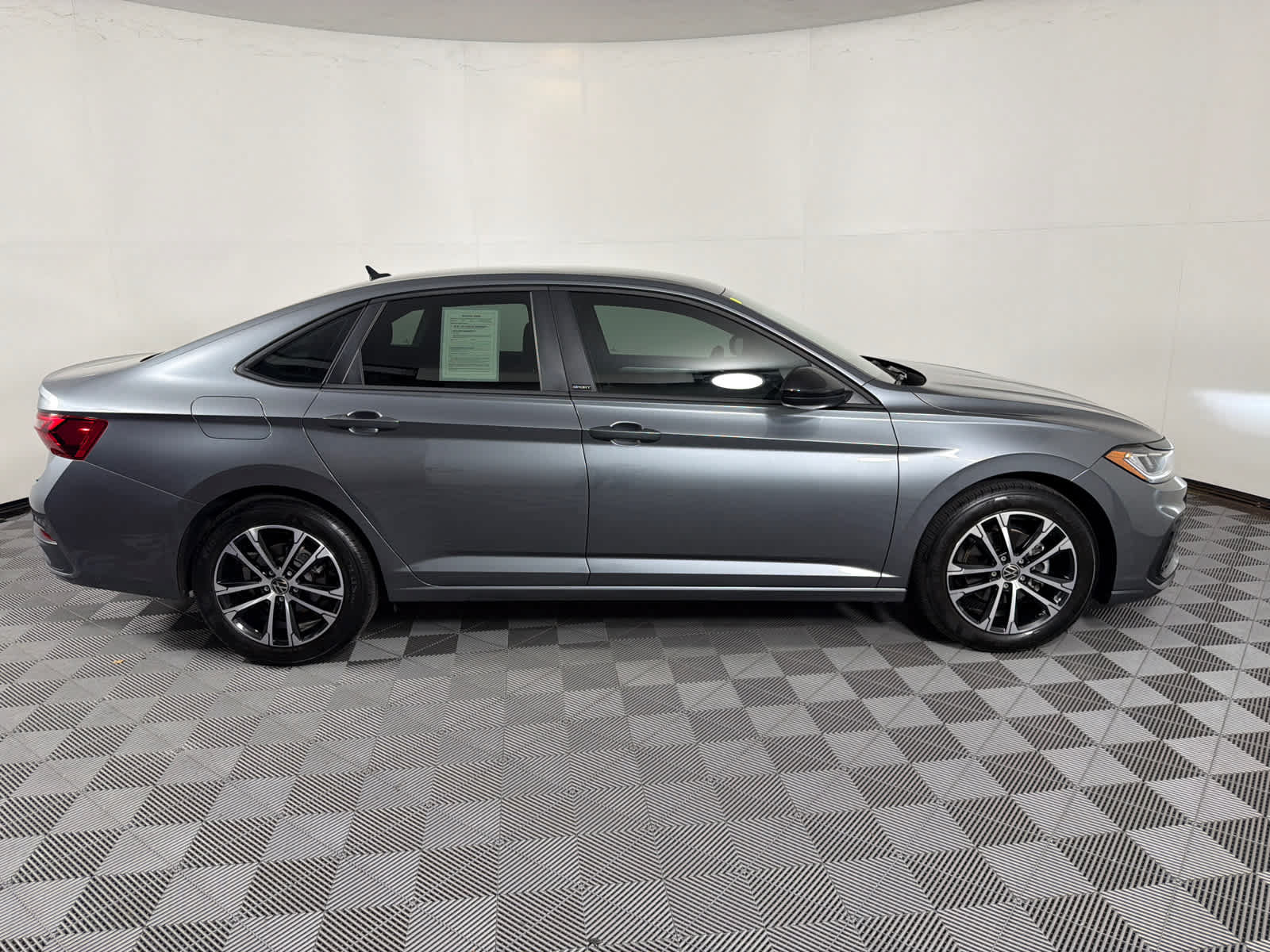 Used 2025 Volkswagen Jetta Sport FWD image 11