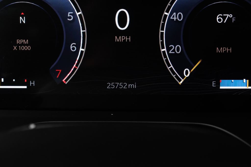 Used 2022 Jeep Grand Cherokee L Limited AWD/4WD image 3