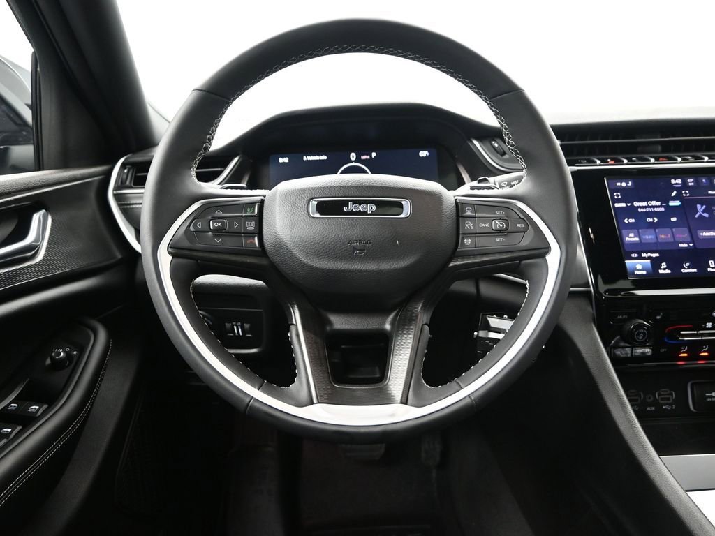 Used 2025 Jeep Grand Cherokee L Altitude image 33