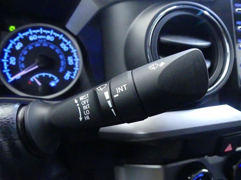 Used 2022 Toyota Tacoma SR5 AWD/4WD image 16