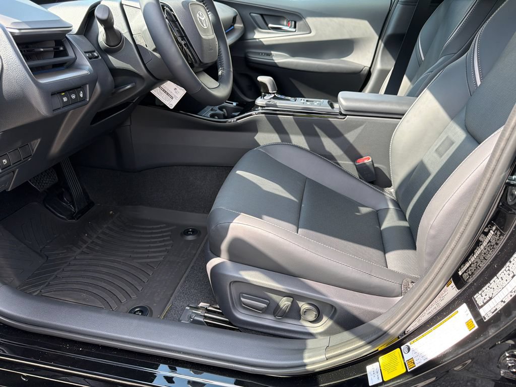 New 2027 Toyota Prius XLE FWD image 17