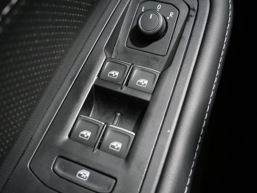 Used 2026 Volkswagen Atlas Cross Sport SE FWD image 13