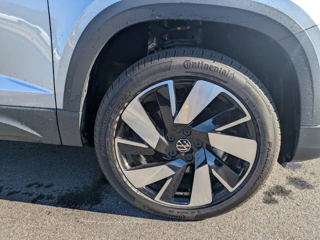 Certified 2024 Volkswagen Taos SEL image 11
