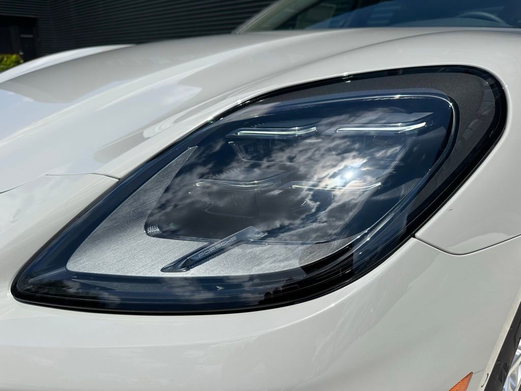 Used 2025 Porsche Panamera image 13
