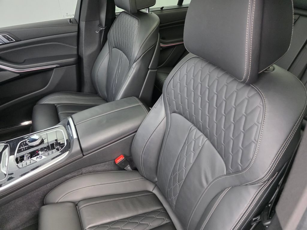 Certified 2025 BMW X5 sDrive40i w/ Executive Package RWD image 12