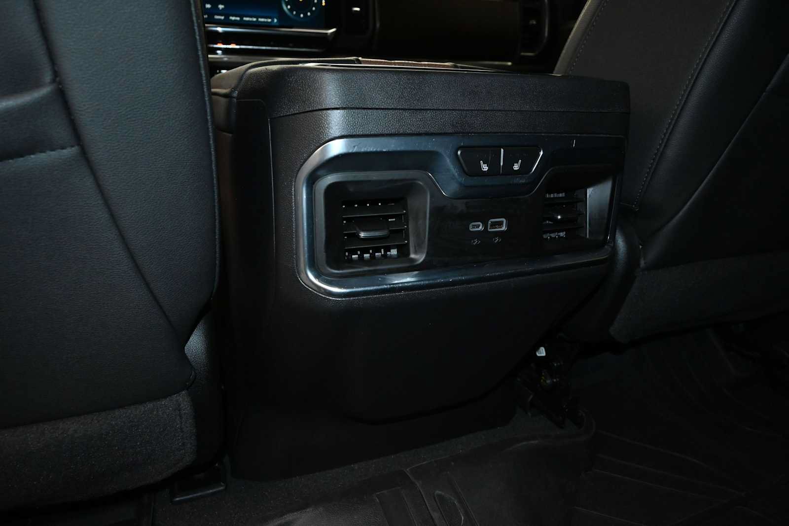 Used 2024 Chevrolet Silverado 1500 High Country w/ High Country Premium Package AWD/4WD image 24