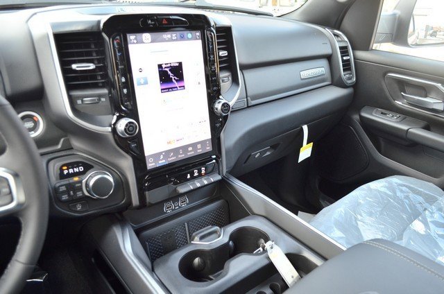 New 2026 RAM 1500 4x4 Crew Cab image 21