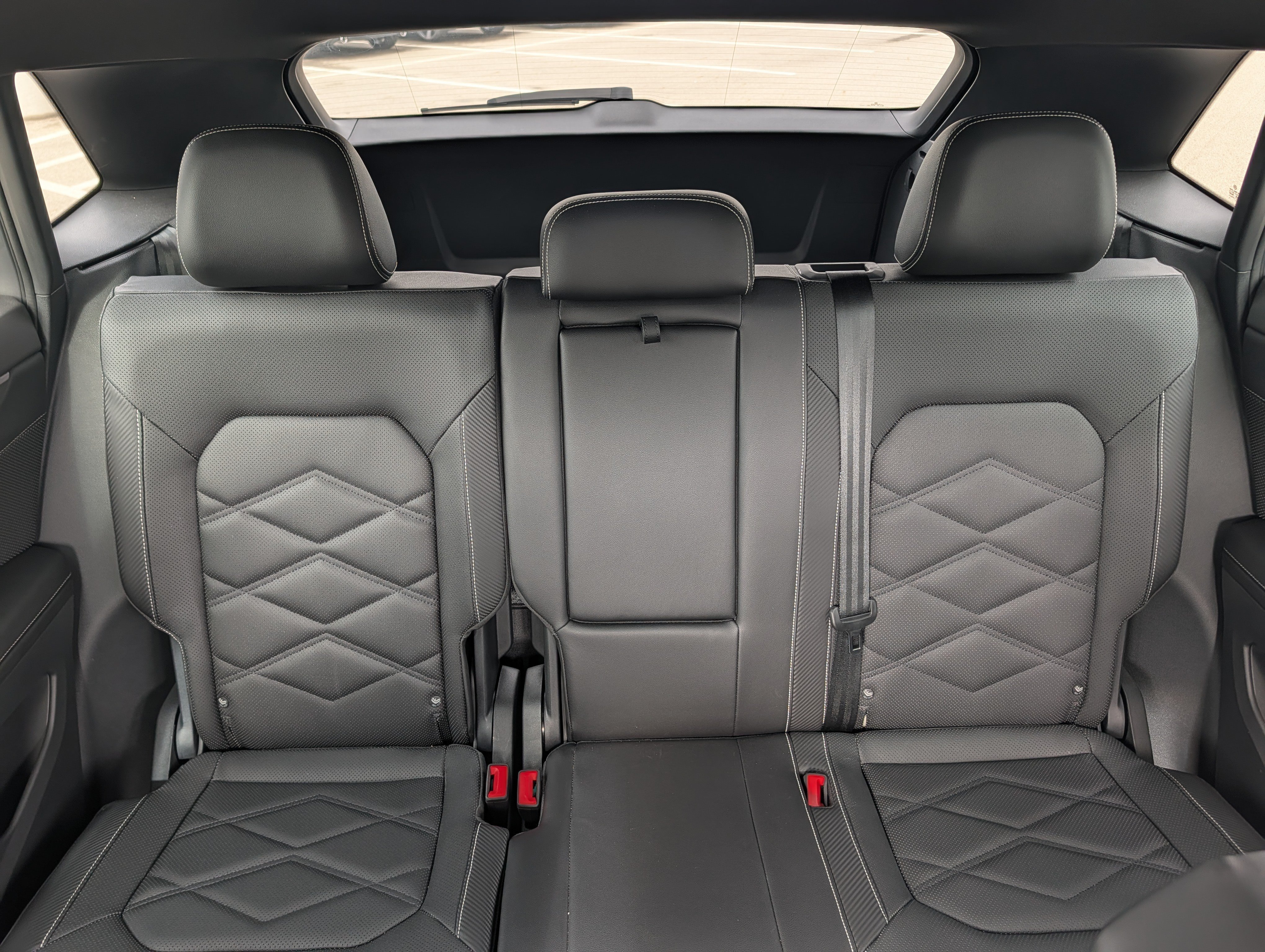 Certified 2024 Volkswagen Atlas Cross Sport SE AWD/4WD image 16