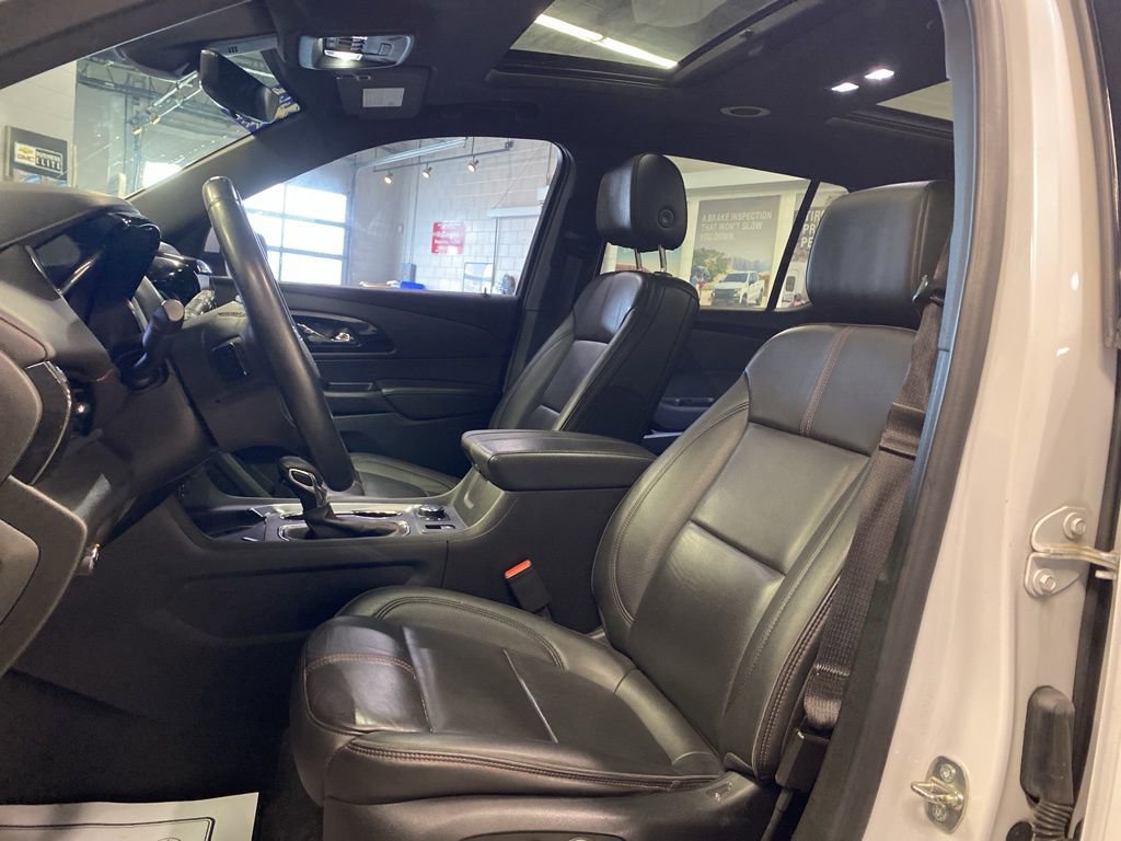 Used 2023 Chevrolet Traverse RS image 10