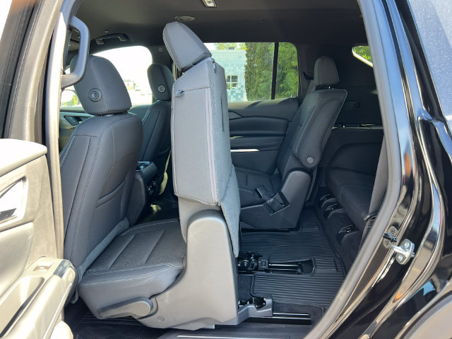 New 2026 Chevrolet Traverse LT w/ Driver Confidence Package AWD/4WD image 38