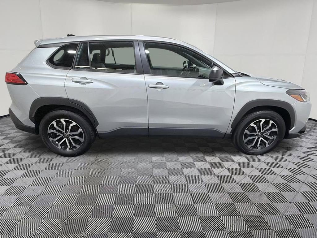 Used 2025 Toyota Corolla Cross AWD Hybrid image 7