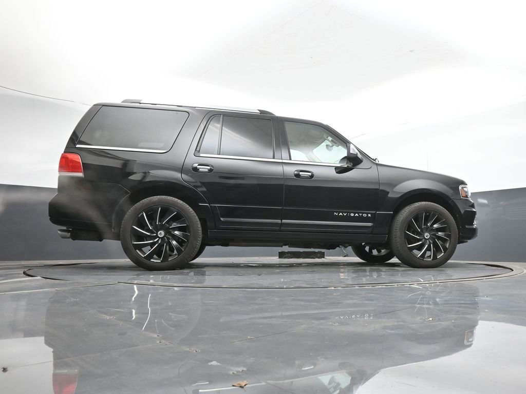 Used 2017 Lincoln Navigator Select image 43