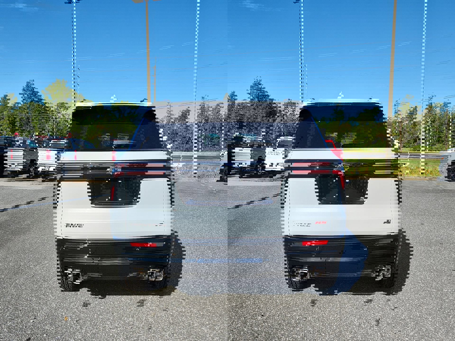 New 2026 Chevrolet Traverse RS image 5