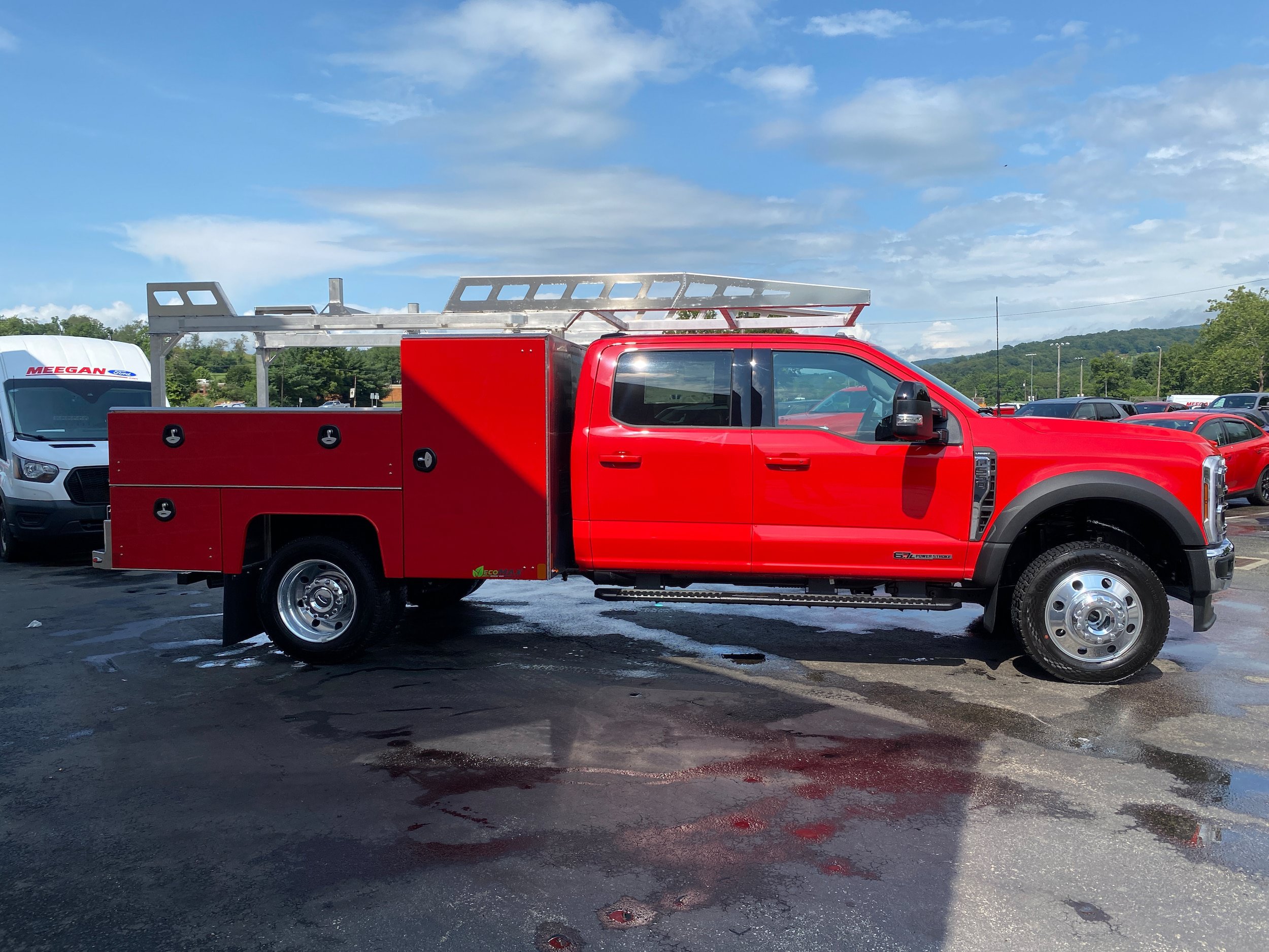New 2026 Ford F550 4x4 Crew Cab image 12