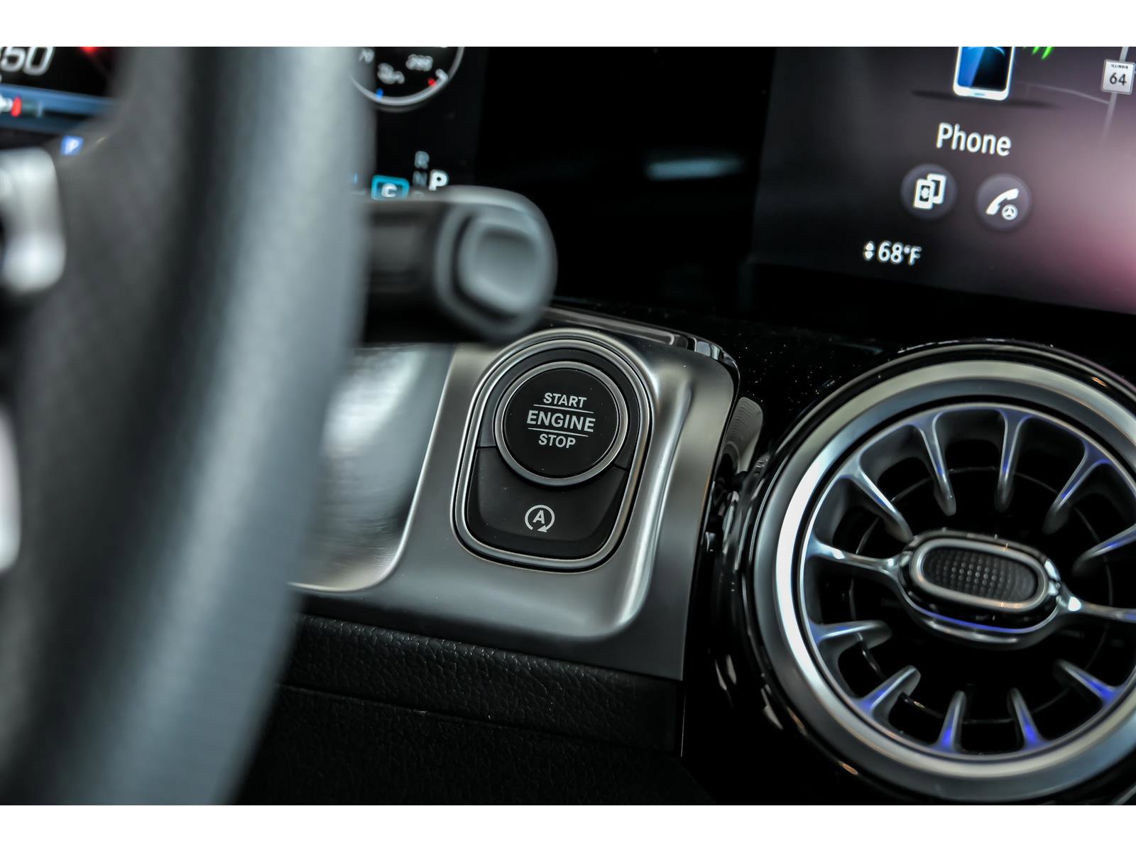 Certified 2025 Mercedes-Benz GLB 250 4MATIC image 18