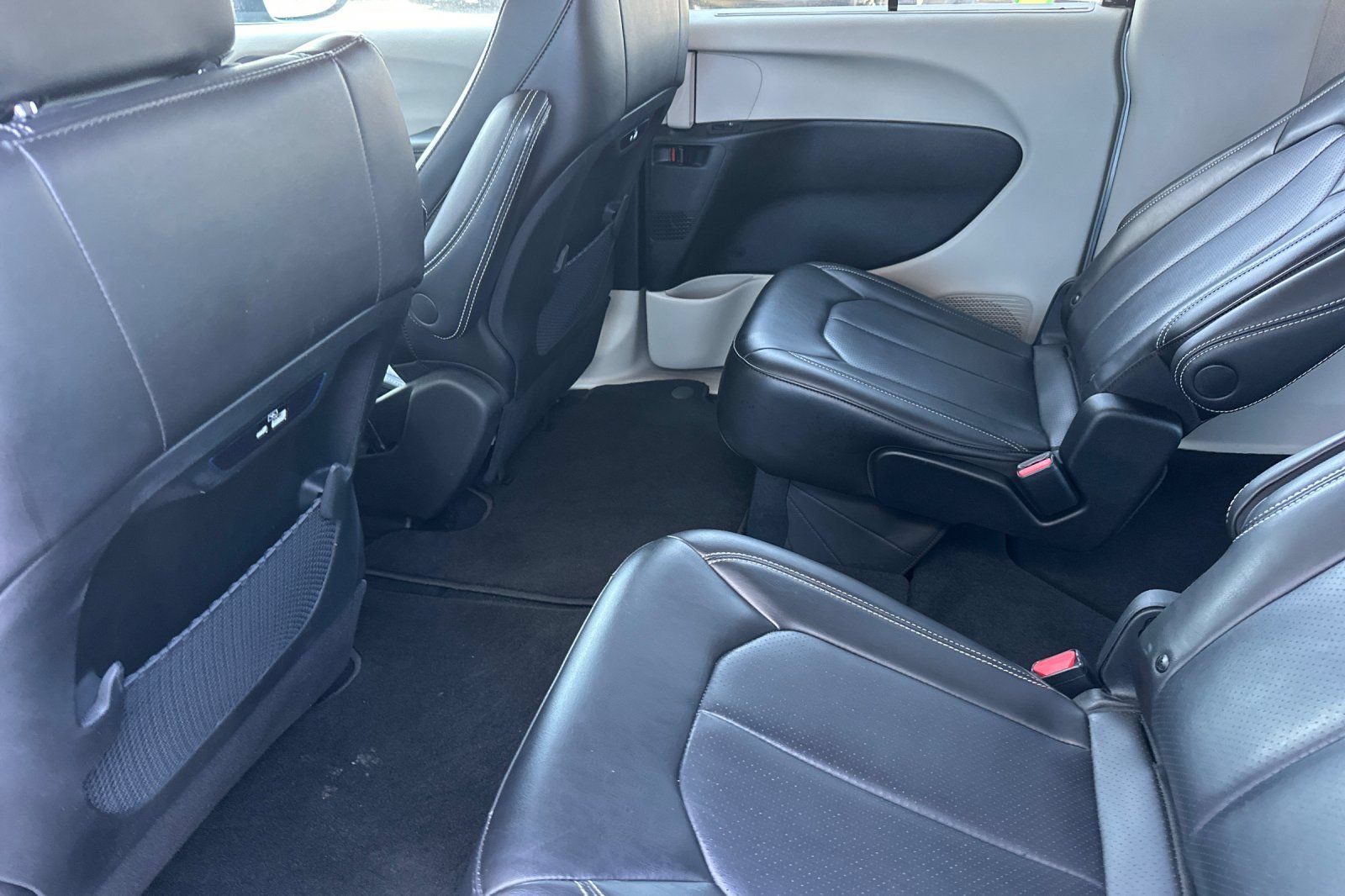 Certified 2023 Chrysler Pacifica Touring-L FWD image 14