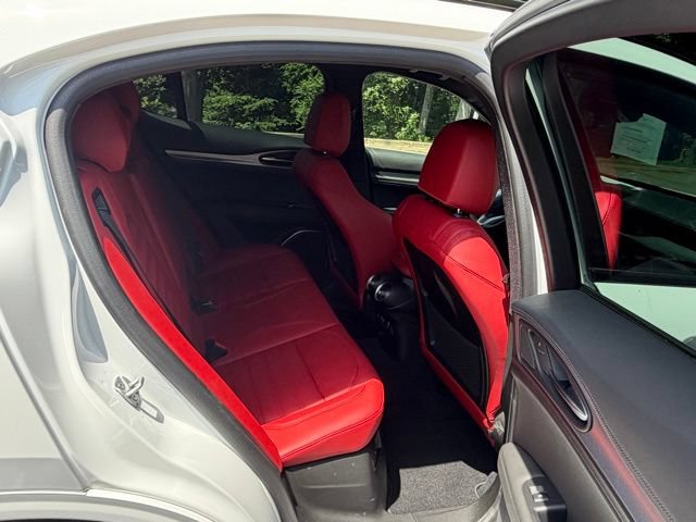 Used 2023 Alfa Romeo Stelvio Veloce AWD/4WD image 43
