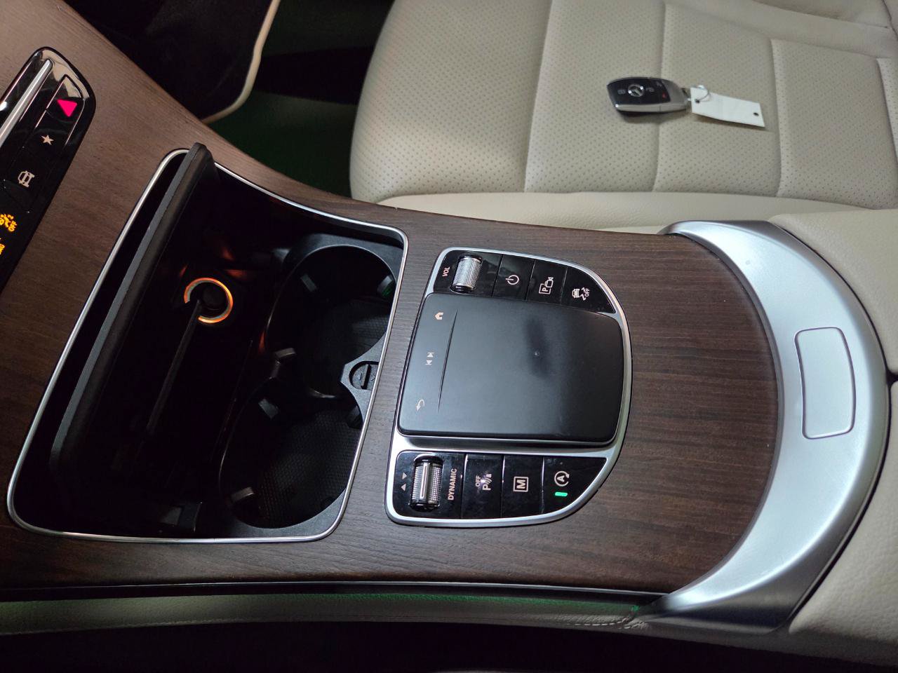 Used 2020 Mercedes-Benz GLC 300 4MATIC w/ Parking Assistance Package image 29