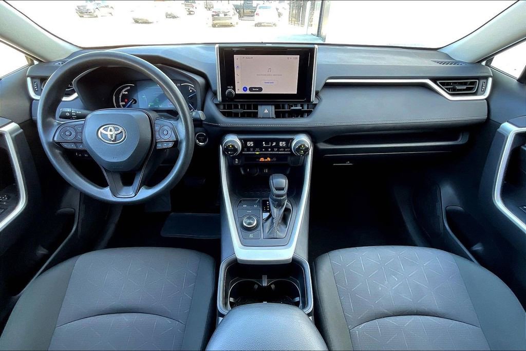Used 2025 Toyota RAV4 XLE AWD/4WD image 15