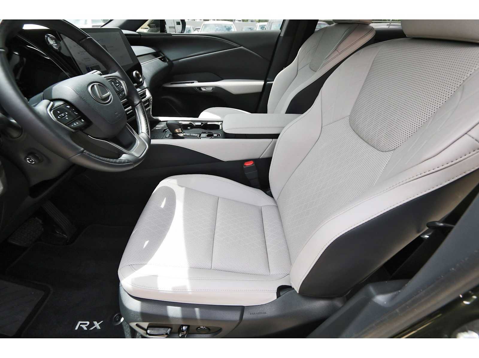 Used 2025 Lexus RX 350 Premium Plus w/ Accessory Package (Z1) FWD image 11