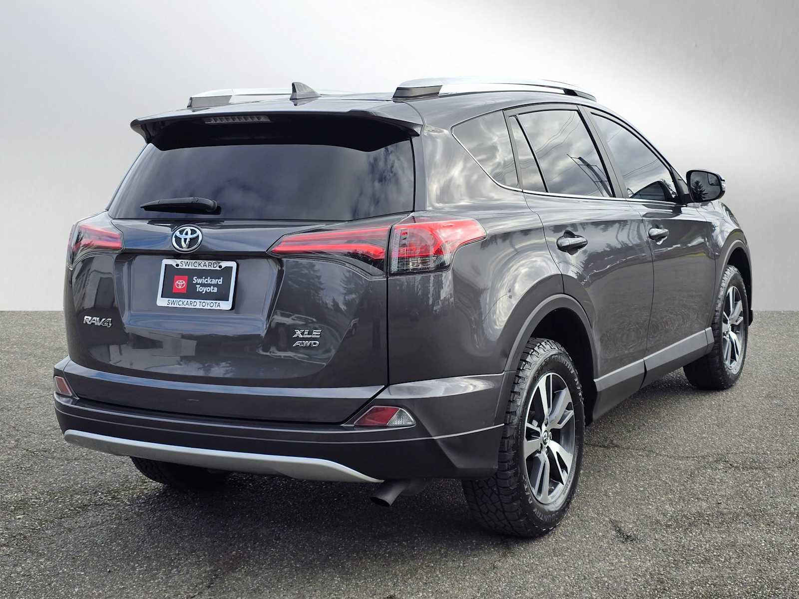 Used 2016 Toyota RAV4 XLE image 7