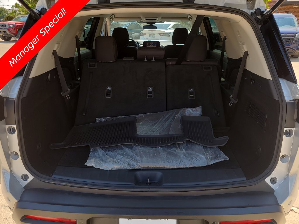 Certified 2025 Nissan Pathfinder S FWD image 7