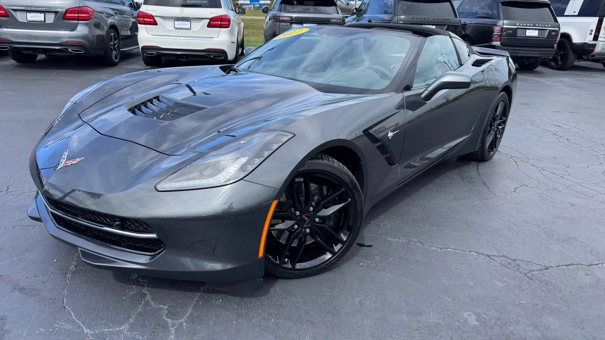 Used 2017 Chevrolet Corvette Stingray Coupe RWD image 2