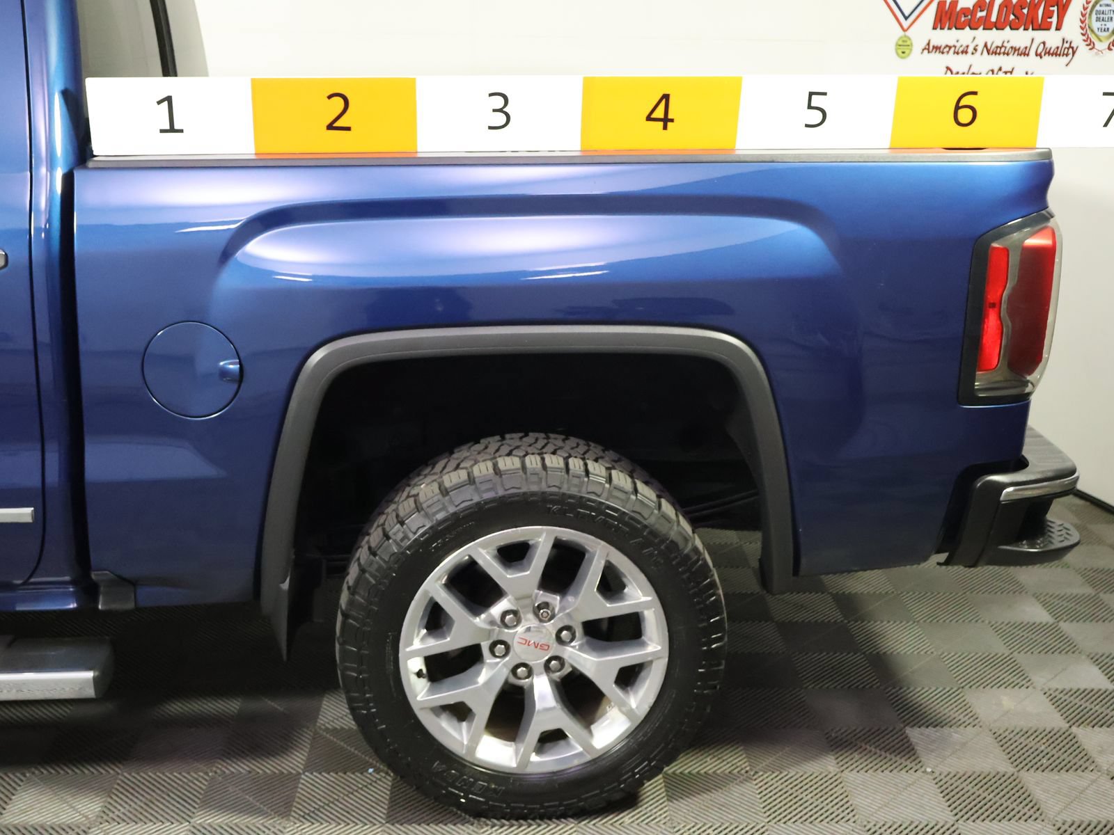 Used 2018 GMC Sierra 1500 SLT AWD/4WD image 13