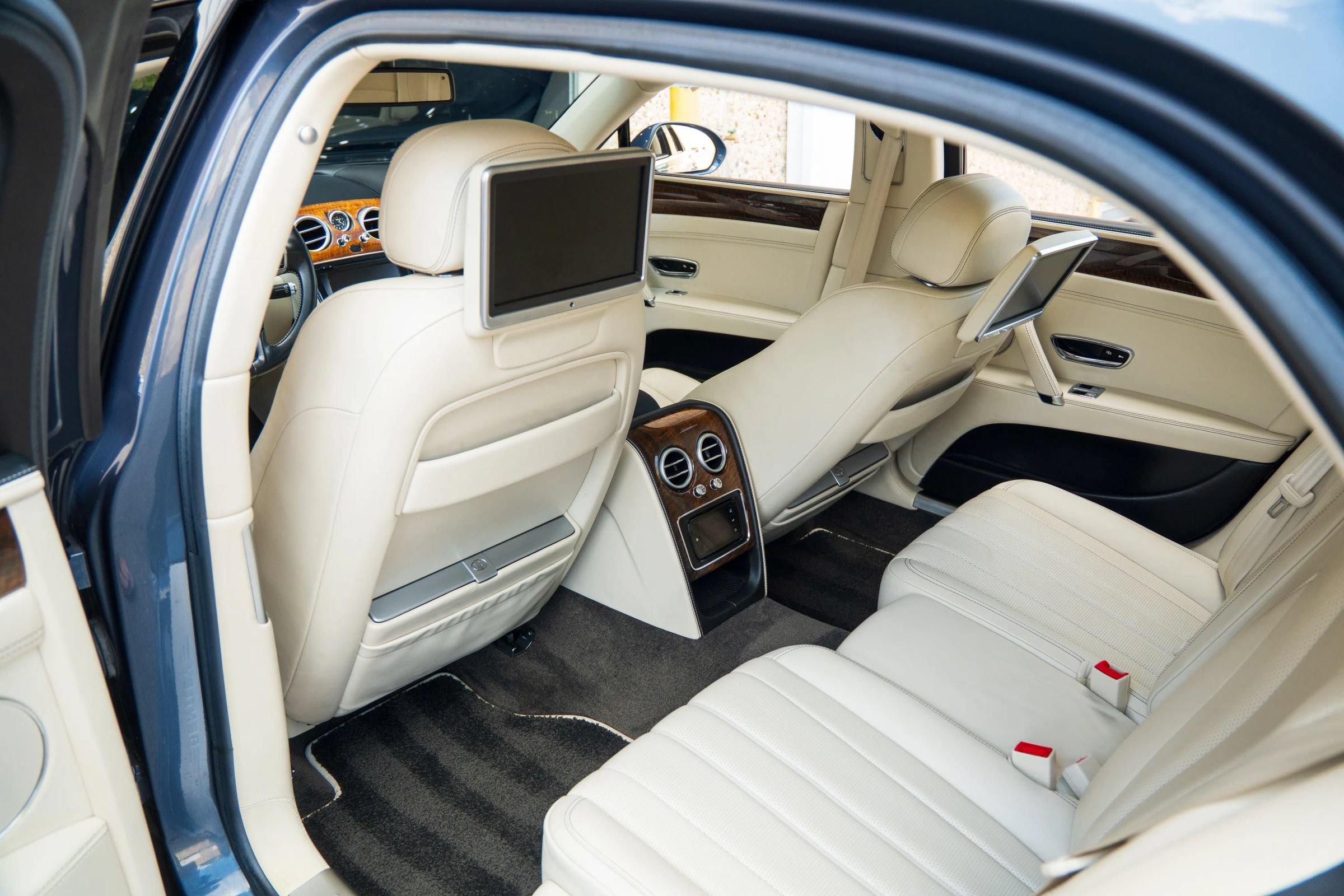Used 2015 Bentley Flying Spur V8 AWD/4WD image 28
