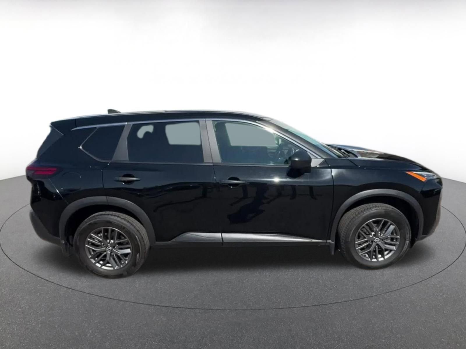 Used 2023 Nissan Rogue S image 16