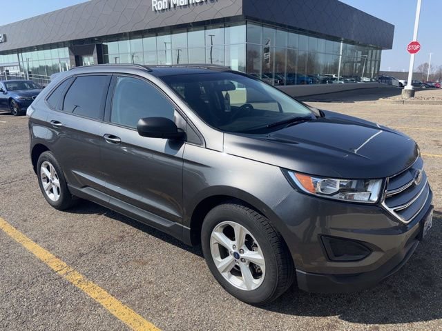 Used 2017 Ford Edge SE image 4