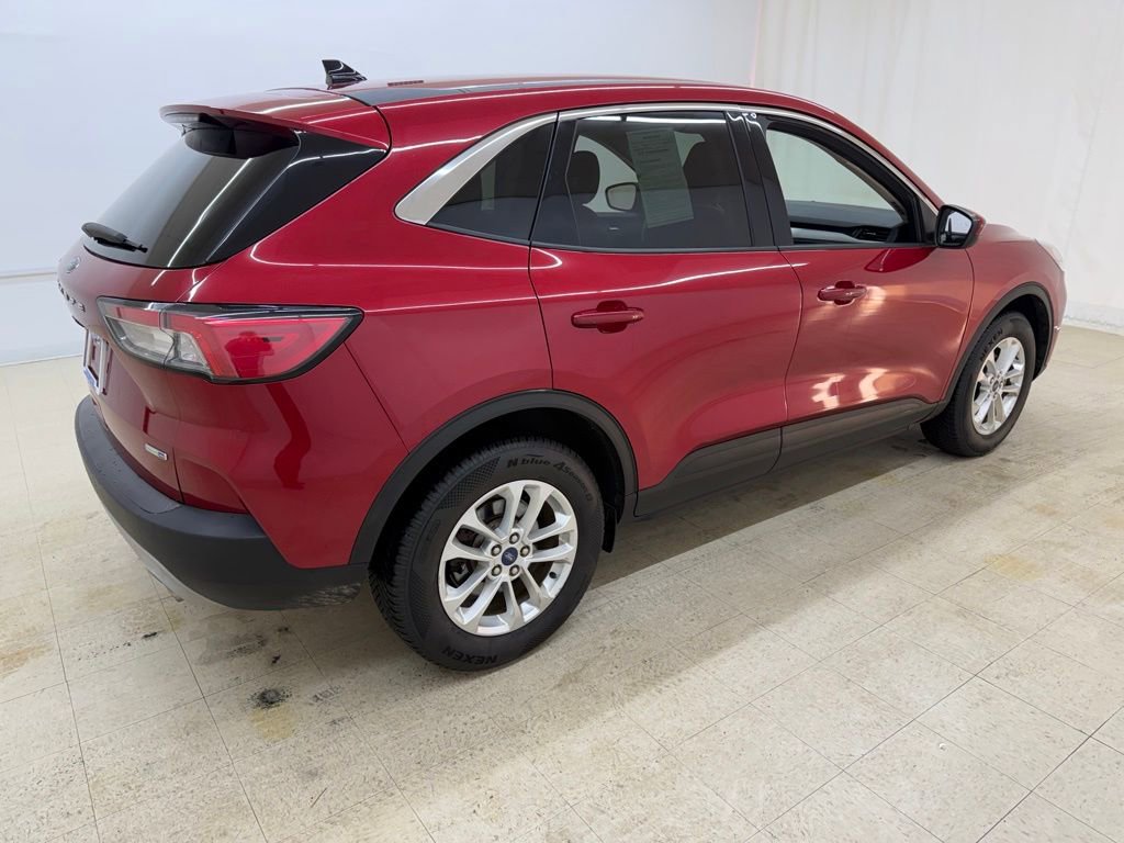 Used 2020 Ford Escape SE image 5