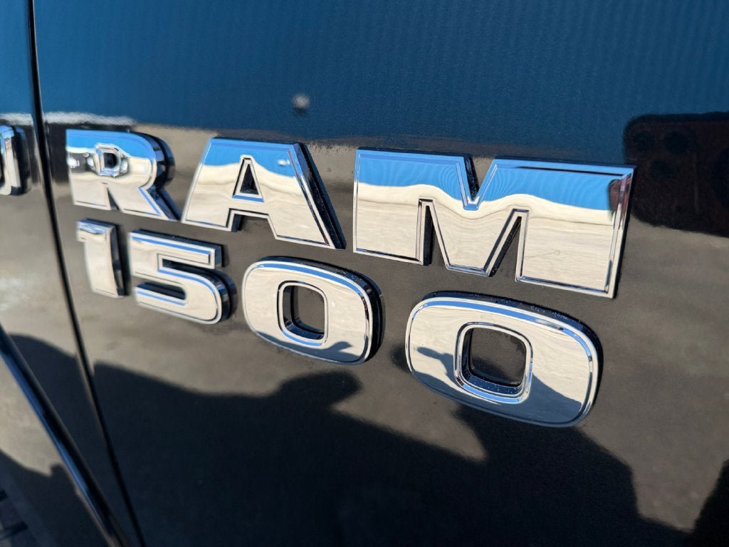 Used 2018 RAM 1500 Laramie AWD/4WD image 35