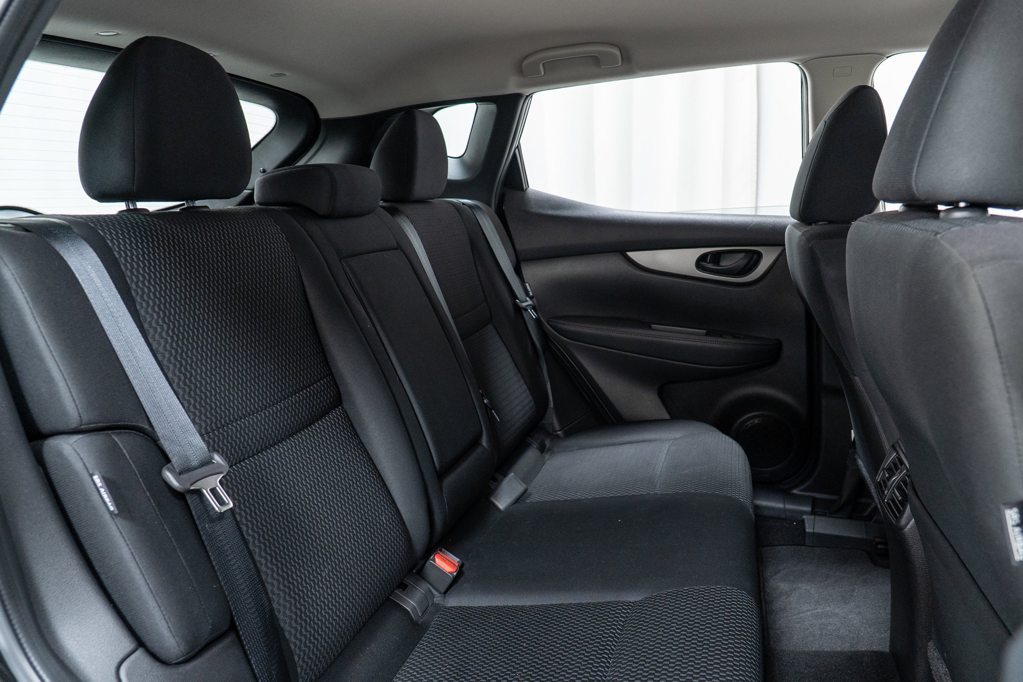 Used 2020 Nissan Rogue Sport S image 24