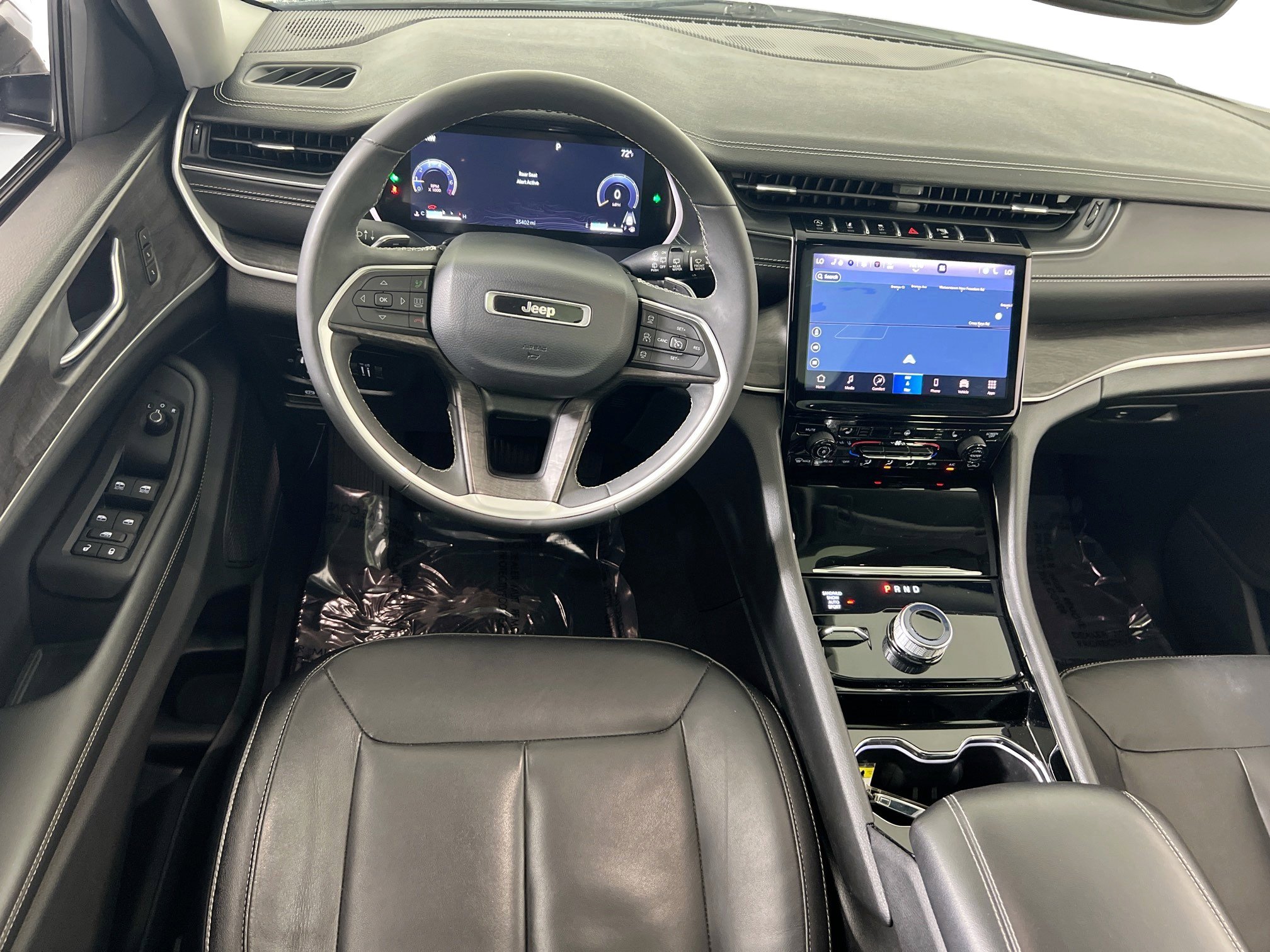 Used 2023 Jeep Grand Cherokee Limited image 23
