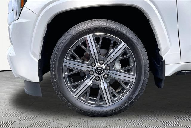 Used 2024 Toyota Sequoia Capstone RWD image 23