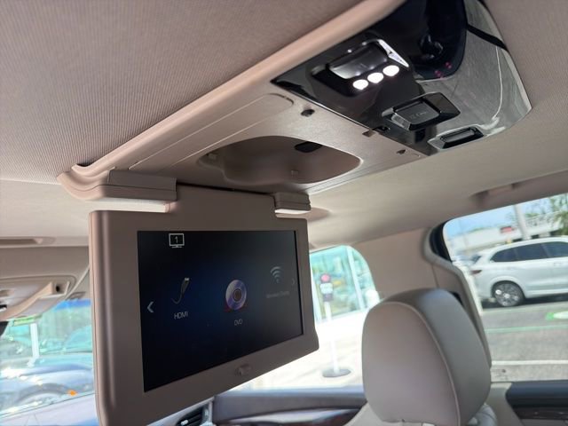 Used 2017 Cadillac Escalade Premium Luxury AWD/4WD image 16