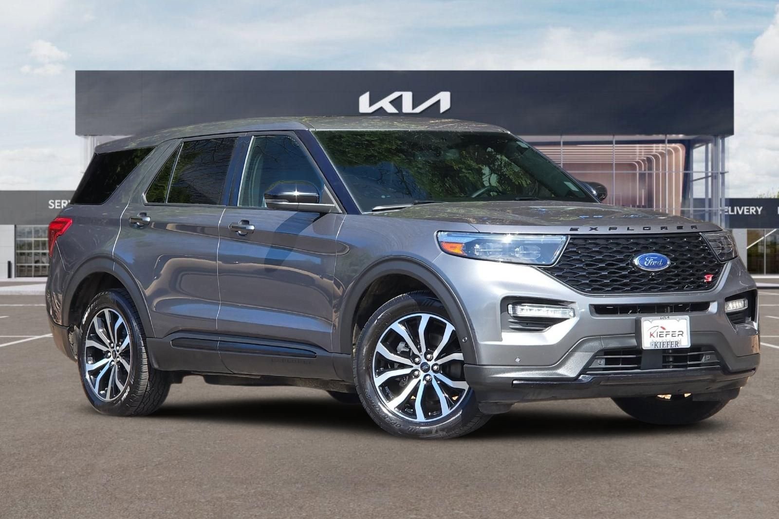Used 2021 Ford Explorer ST w/ Equipment Group 401A AWD/4WD image 2