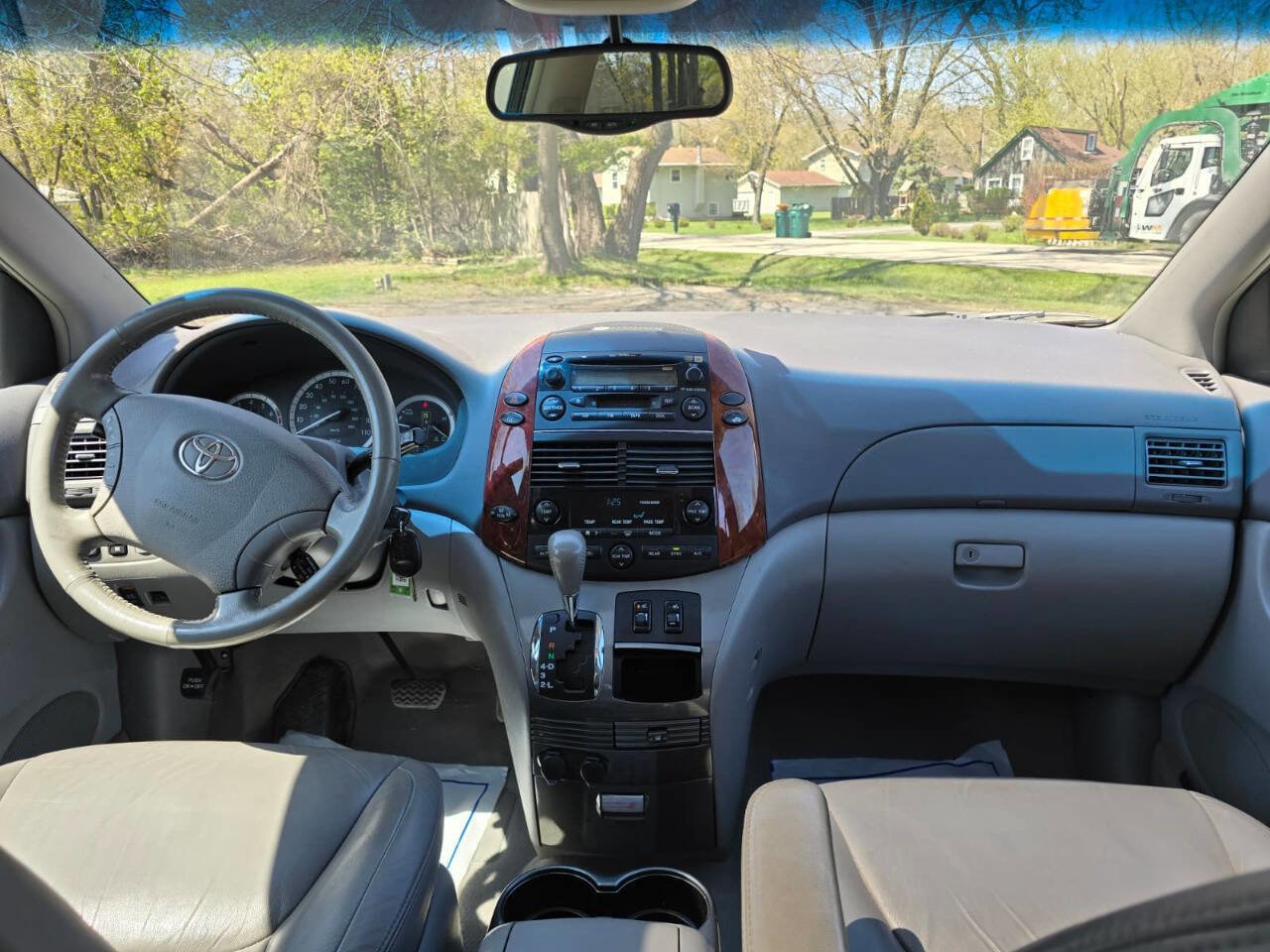 Used 2004 Toyota Sienna XLE Limited FWD image 13