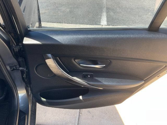 Used 2015 BMW 320i Sedan RWD image 16