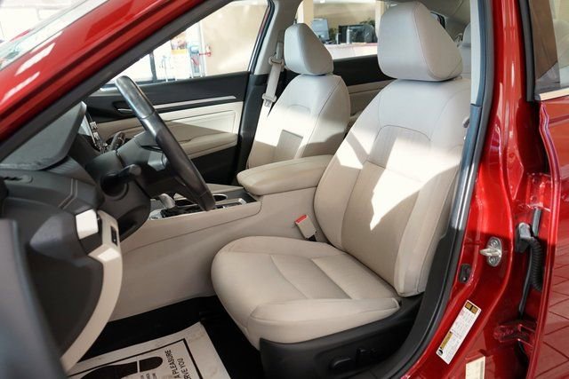 Used 2019 Nissan Altima 2.5 SV image 2