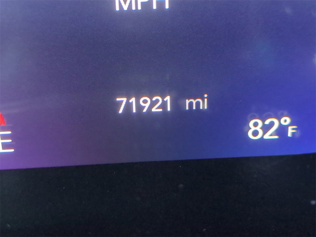 Used 2023 Chrysler Pacifica Touring-L image 29