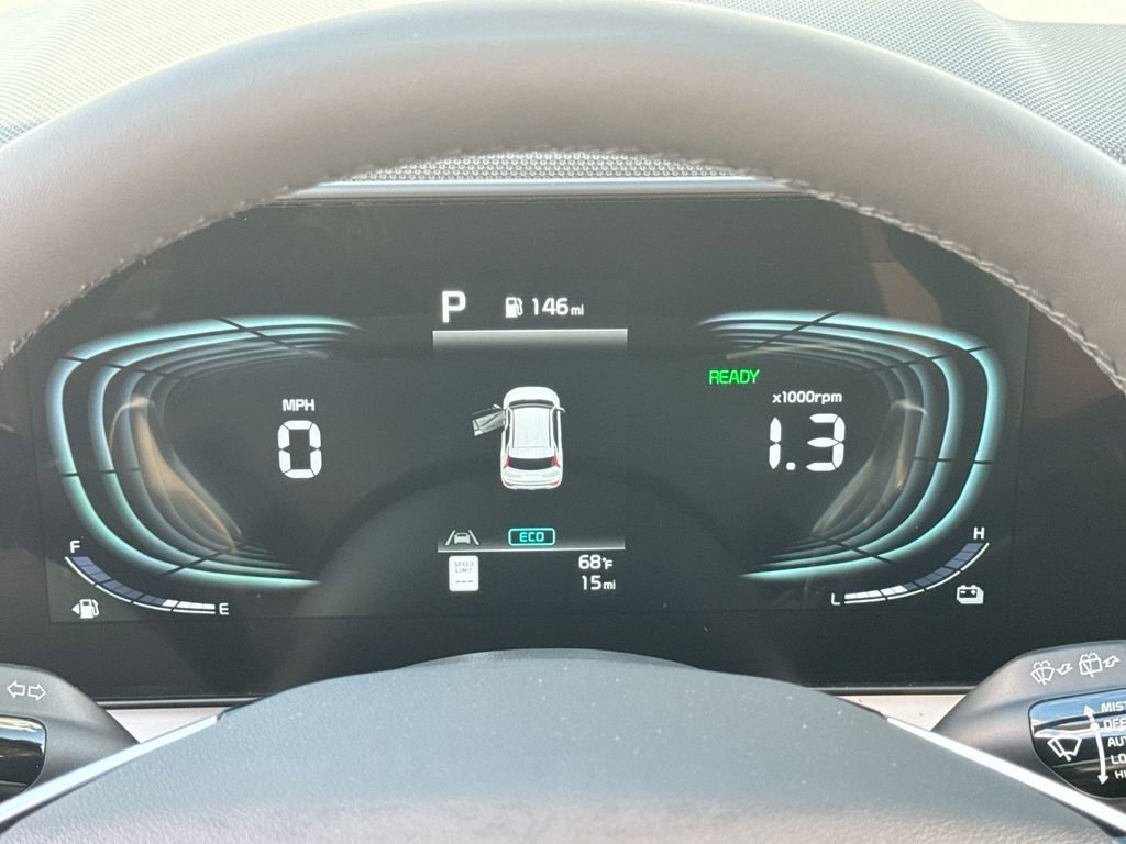 Used 2025 Kia Niro SX Touring image 22