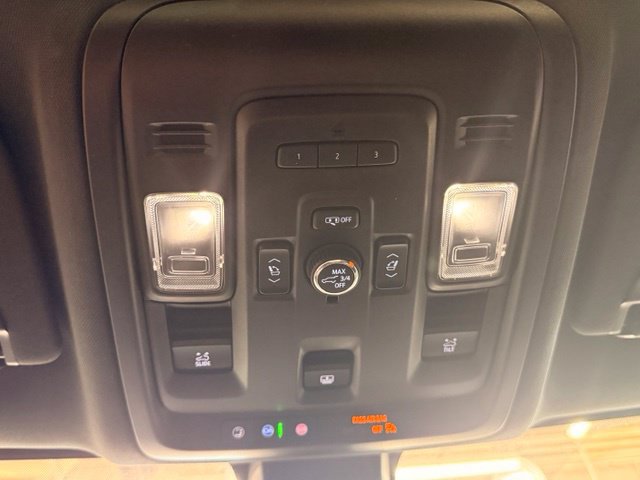 Used 2021 Chevrolet Tahoe LT w/ LT Signature Plus Package AWD/4WD image 17