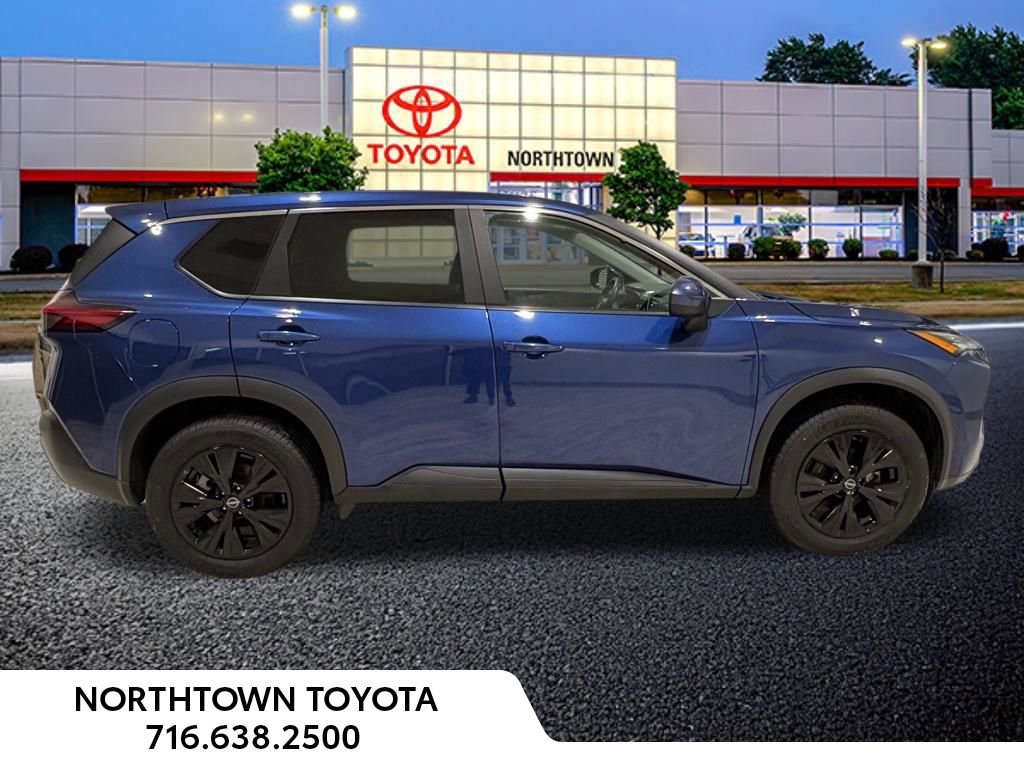 Used 2023 Nissan Rogue SV image 36