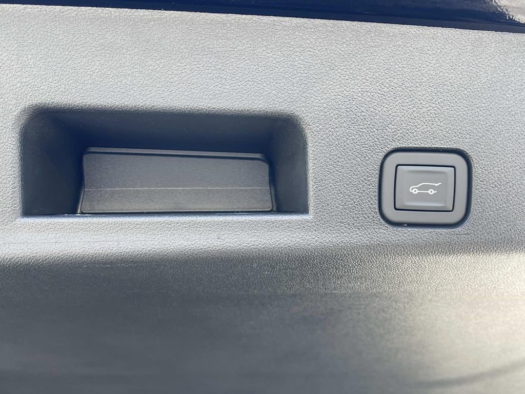 New 2026 Chevrolet Traverse Z71 w/ Enhanced Driving Package image 12