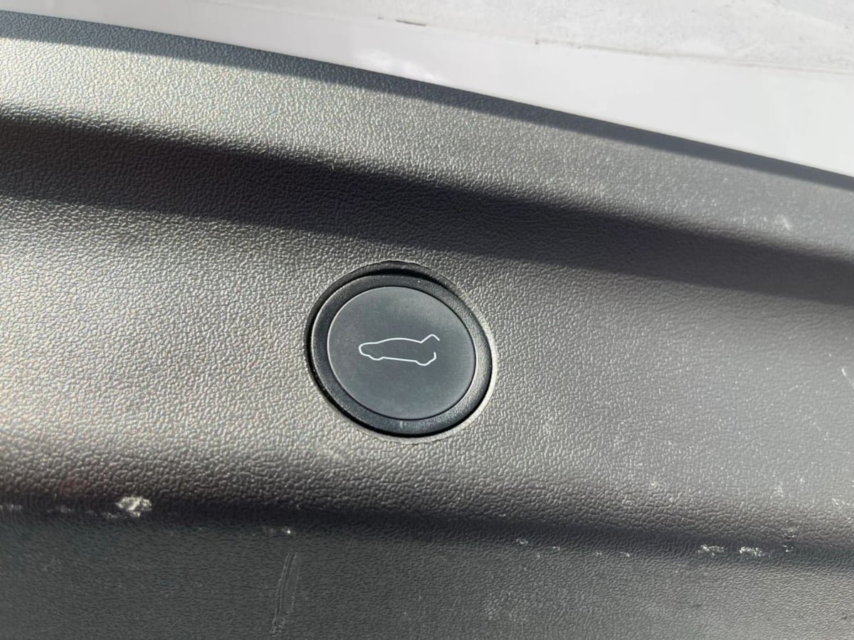 Used 2023 Tesla Model Y Long Range AWD/4WD image 42