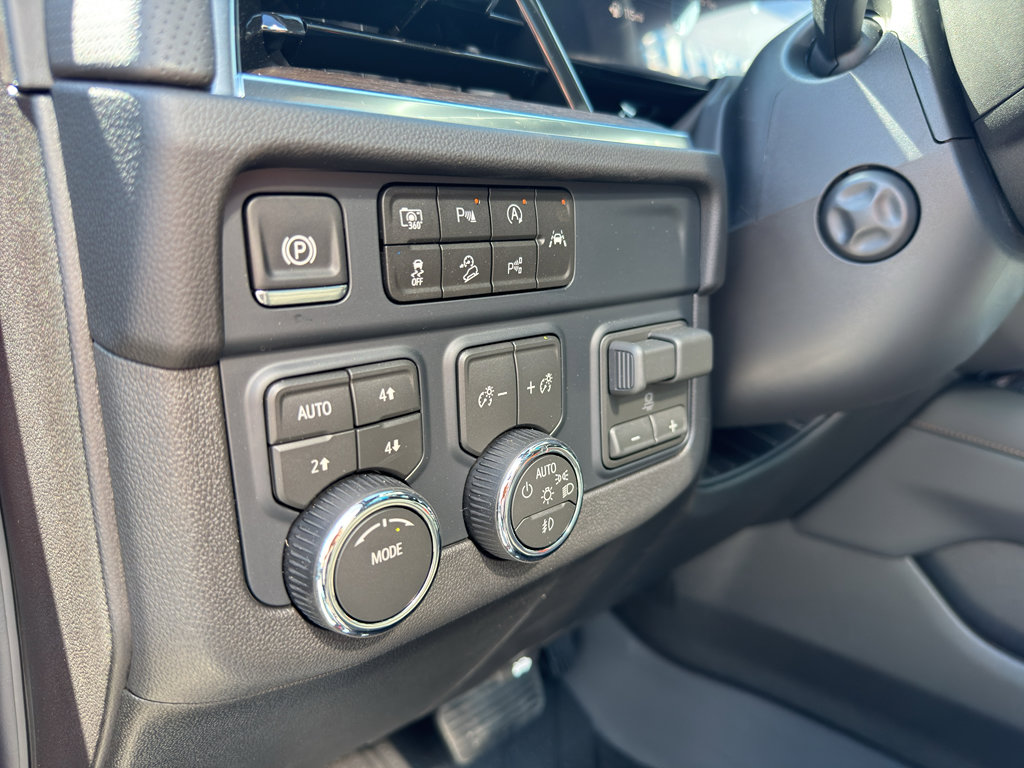 New 2026 Chevrolet Tahoe High Country w/ Sun And Tow Package AWD/4WD image 12