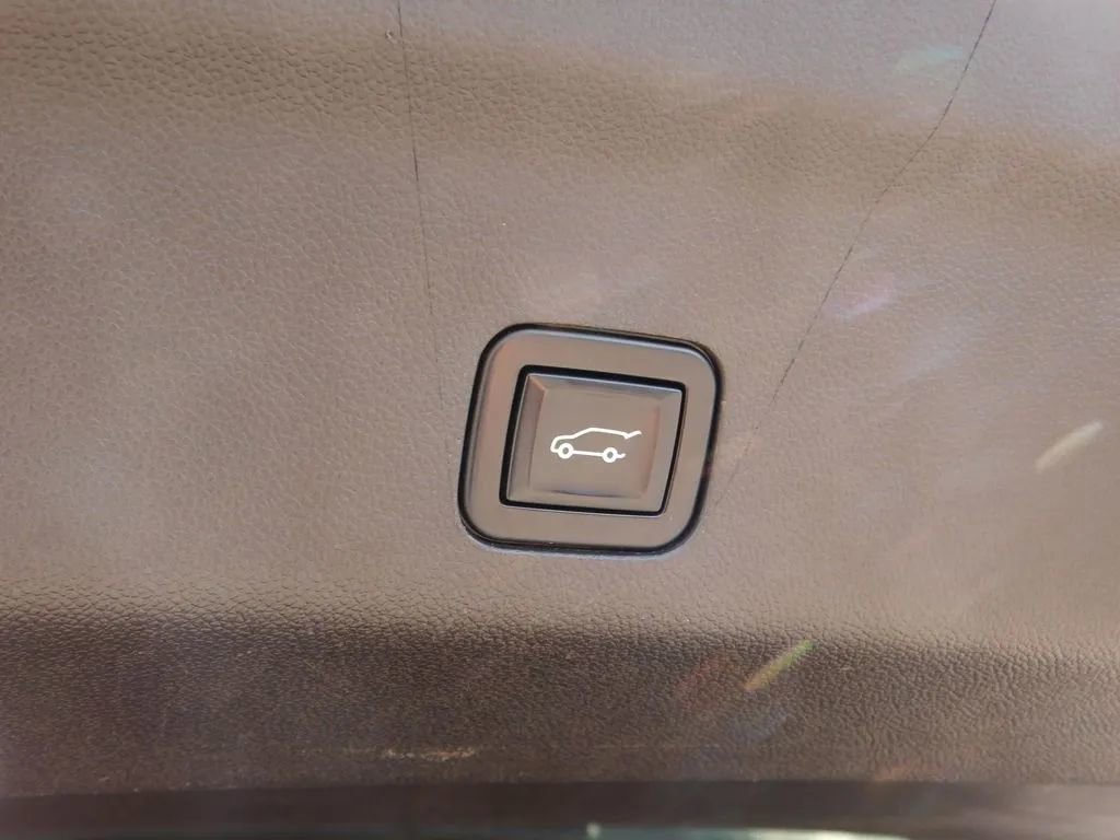 Used 2021 Chevrolet Tahoe RST image 8